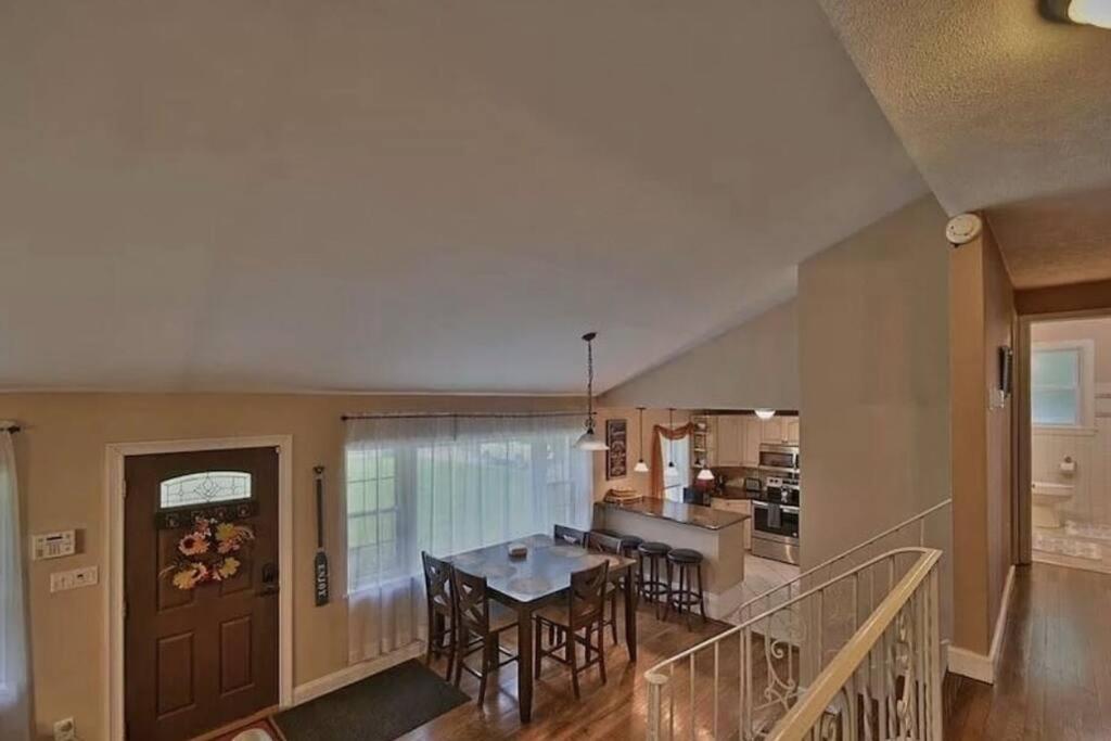 Hideaway - Lakehouse/Spa/Dock/ Pocono Summit Bagian luar foto