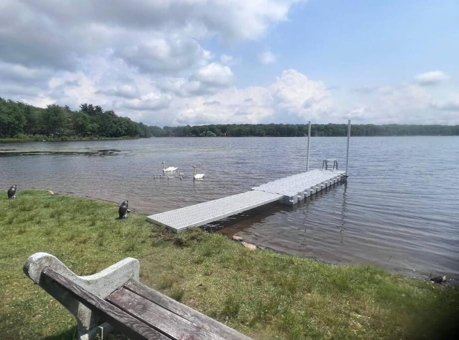 Hideaway - Lakehouse/Spa/Dock/ Pocono Summit Bagian luar foto